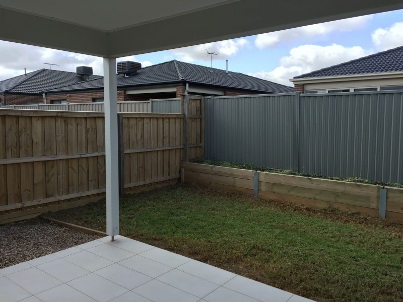 6 Galveston Avenue, Plumpton VIC 3335