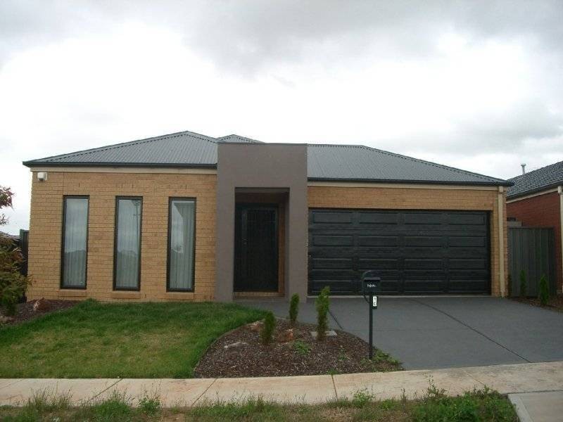10 Gill Place, Caroline Springs VIC 3023