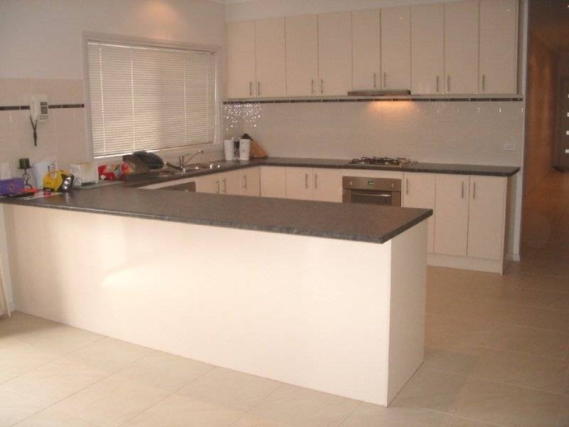 10 Gill Place, Caroline Springs VIC 3023