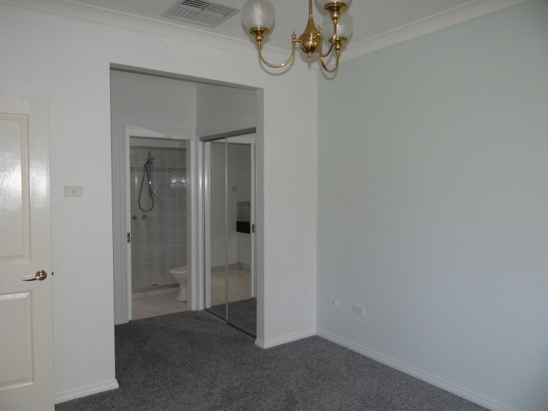 1 Mersey Lane, Caroline Springs VIC 3023