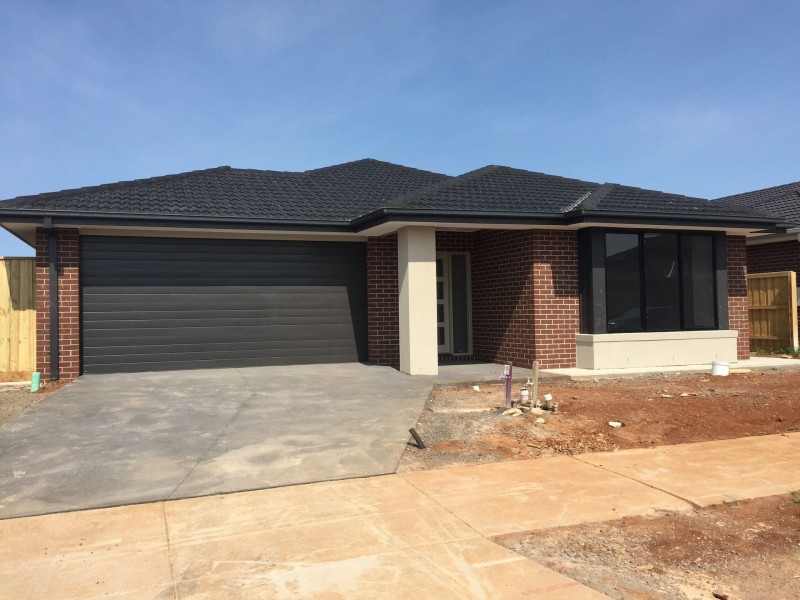 4 Tulipwood Avenue, Rockbank VIC 3335