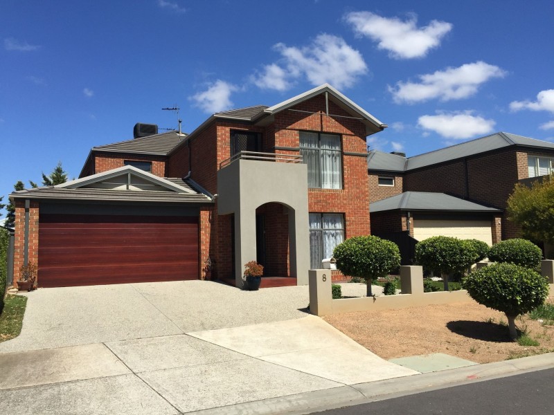 8 Errindura Place, Caroline Springs VIC 3023
