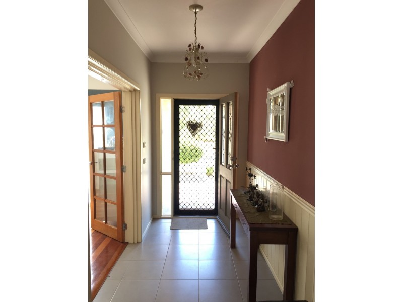 8 Errindura Place, Caroline Springs VIC 3023