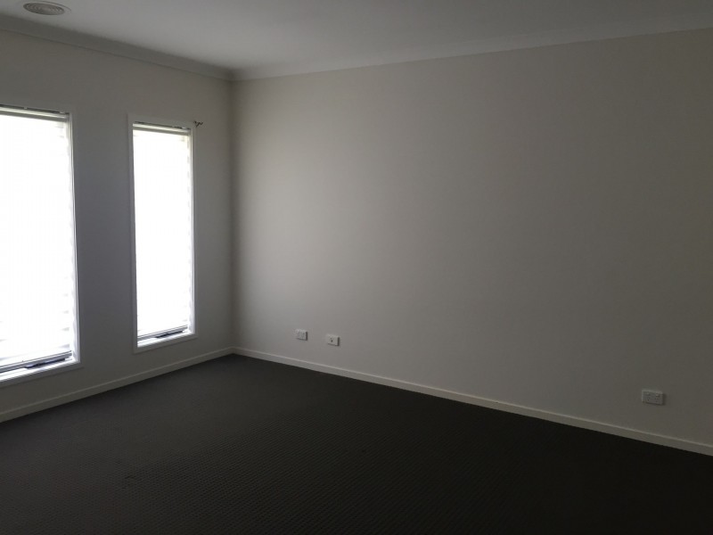 74 Lawson Way, Caroline Springs VIC 3023