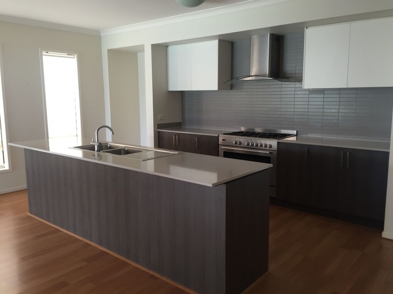 74 Lawson Way, Caroline Springs VIC 3023