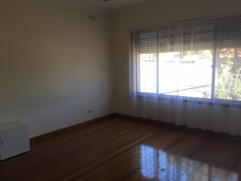 2  Moffat Street, St Albans VIC 3021