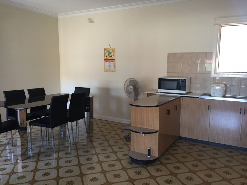 2  Moffat Street, St Albans VIC 3021