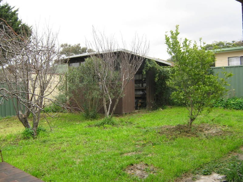 29 Atheldene Dr, St Albans VIC 3021