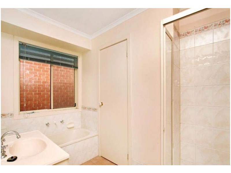 3 Isabel Close, Caroline Springs VIC 3023