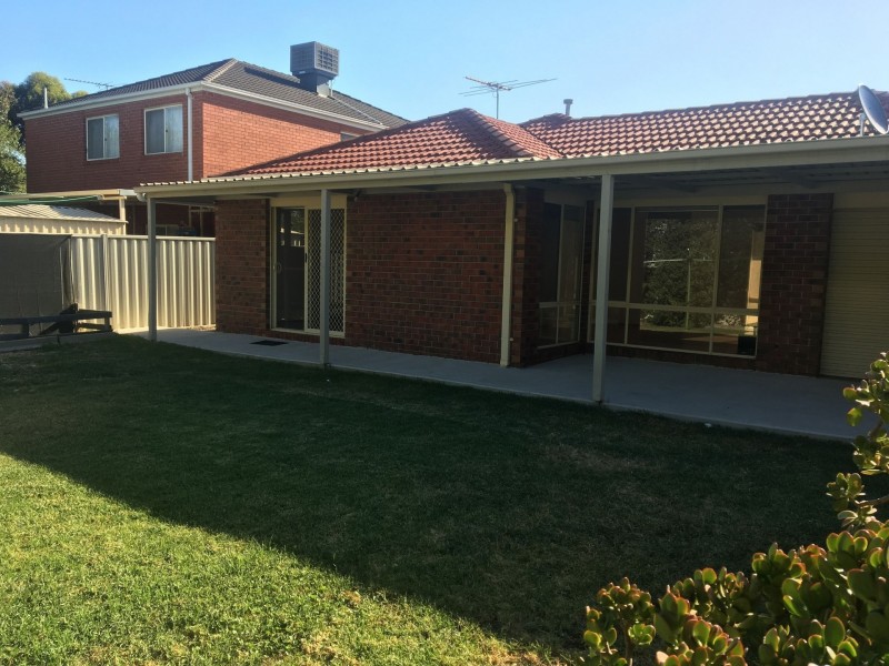 3 Isabel Close, Caroline Springs VIC 3023