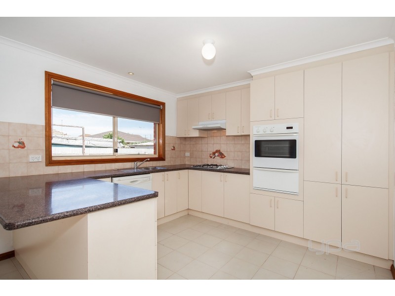 2/21 Church Street, Werribee VIC 3030