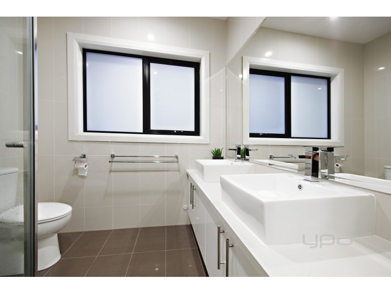 26 The Esplanade, Taylors Hill VIC 3037