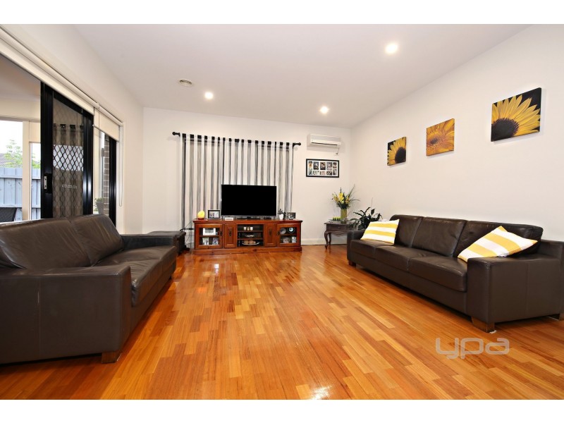 26 The Esplanade, Taylors Hill VIC 3037