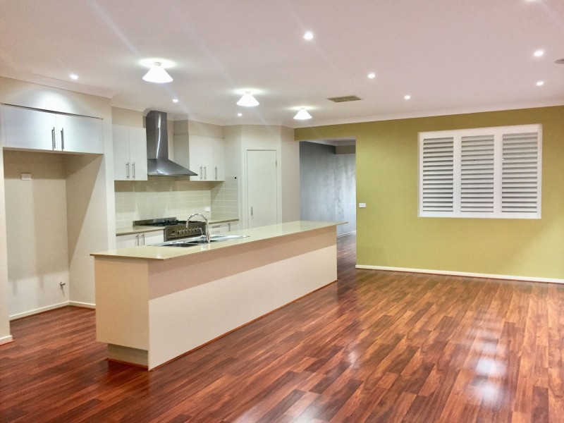 57 The Esplanade, Taylors Hill VIC 3037