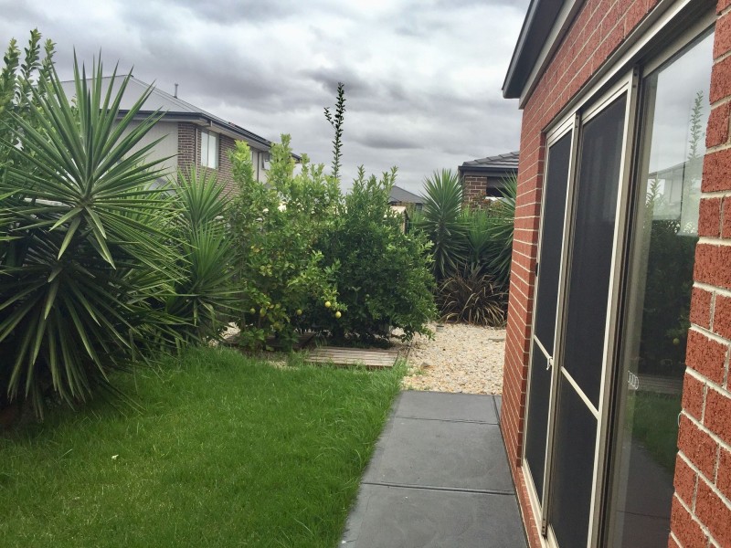 57 The Esplanade, Taylors Hill VIC 3037