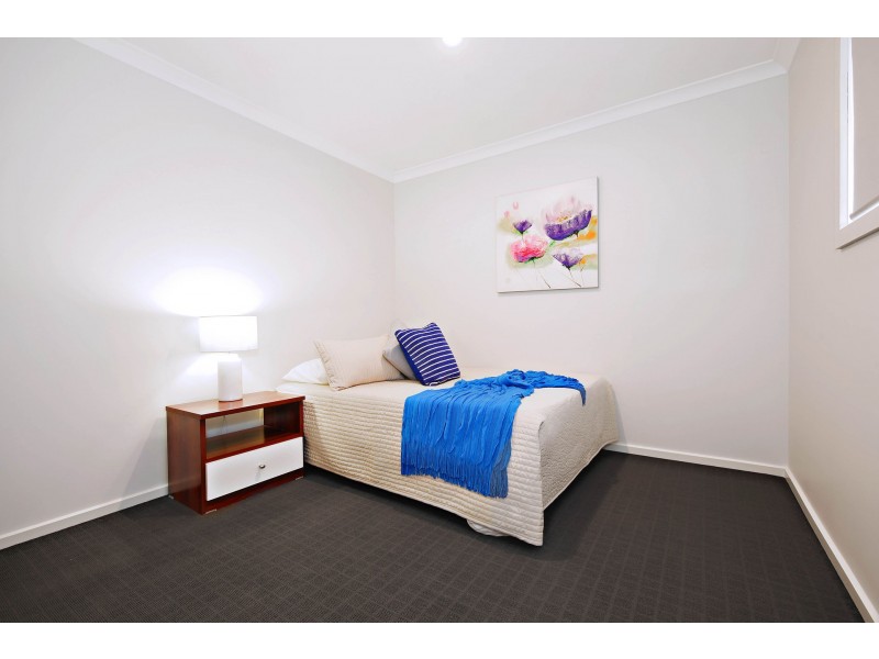 9 Beaconsfield Lane, Caroline Springs VIC 3023