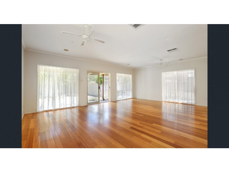 9 Otway Green, Caroline Springs VIC 3023