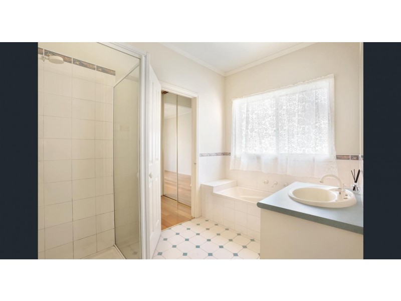 9 Otway Green, Caroline Springs VIC 3023