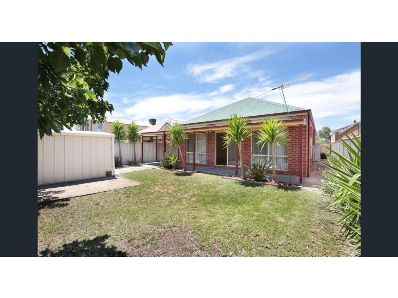 9 Otway Green, Caroline Springs VIC 3023