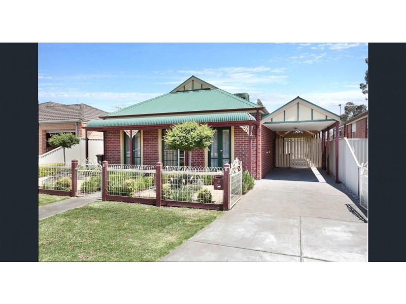 9 Otway Green, Caroline Springs VIC 3023