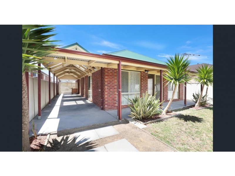 9 Otway Green, Caroline Springs VIC 3023