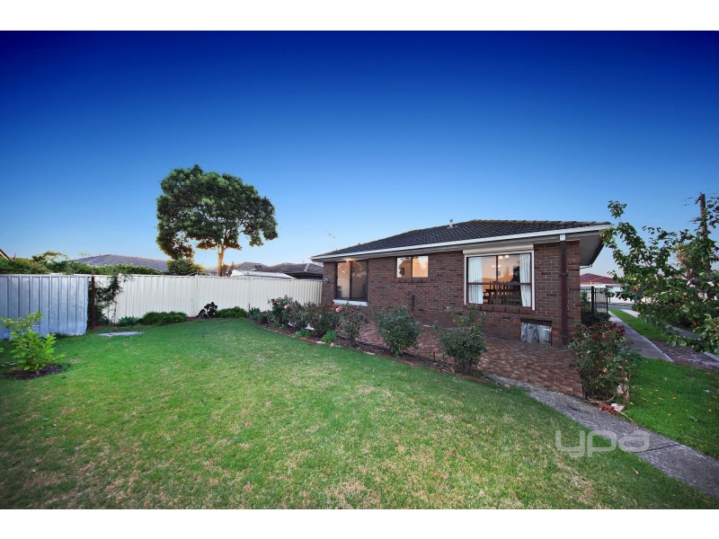 33 Evergreen Avenue, Albanvale VIC 3021