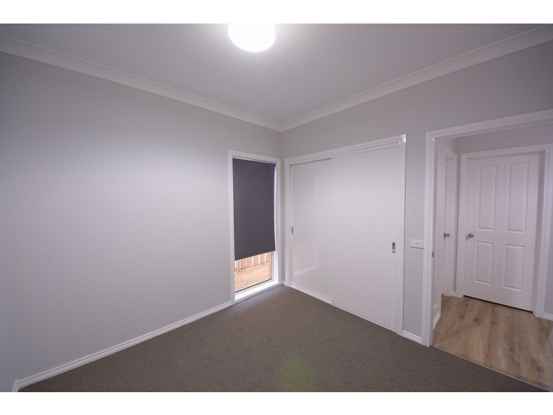 10 Castlemaine Way, Caroline Springs VIC 3023