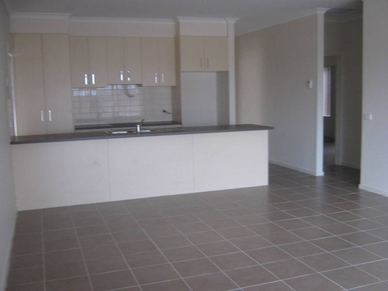 21  Carisbrook Street, Caroline Springs VIC 3023