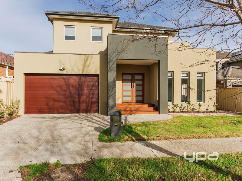 33 Clementson Drive, Caroline Springs VIC 3023