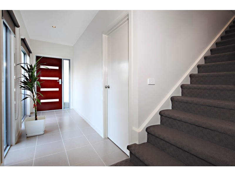 7/69-77 Lancefield Drive, Caroline Springs VIC 3023