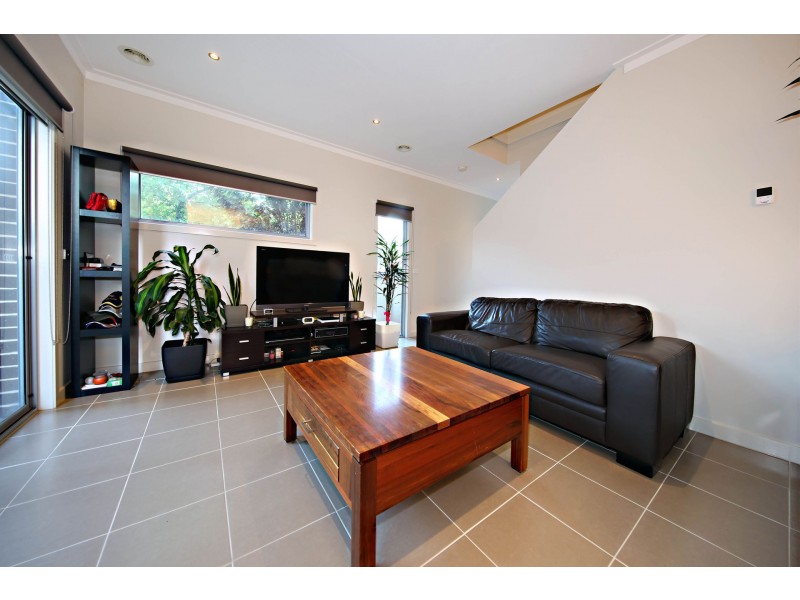 7/69-77 Lancefield Drive, Caroline Springs VIC 3023
