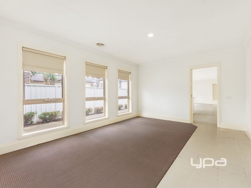 103 Chisholm Drive, Caroline Springs VIC 3023