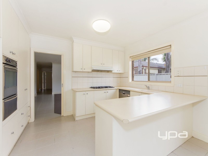 103 Chisholm Drive, Caroline Springs VIC 3023