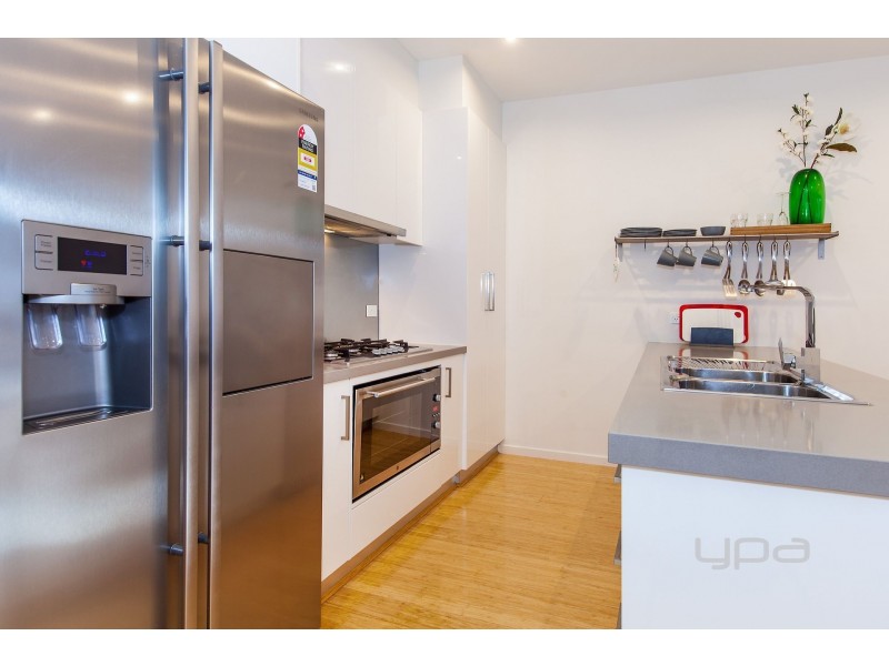 6/13 Greville Street, Caroline Springs VIC 3023