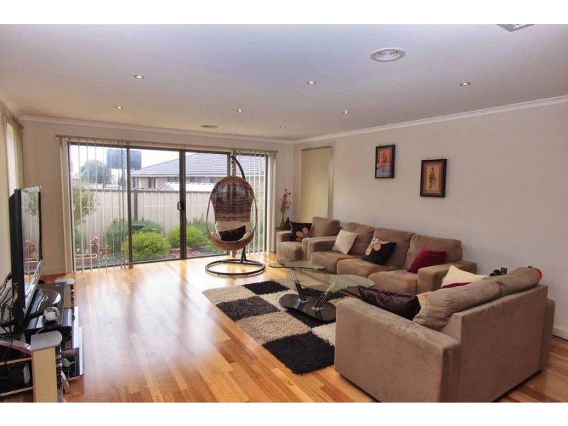 4  Blaxland Street, Burnside Heights VIC 3023