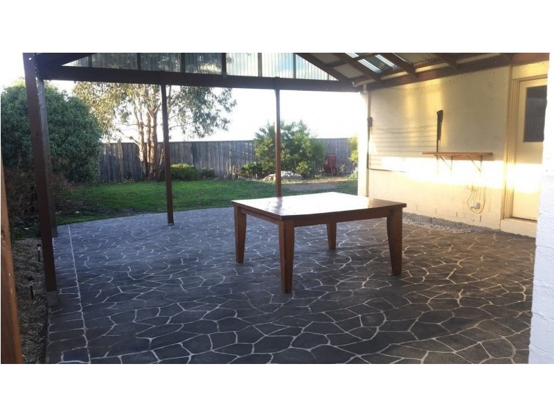 7 The Crest, Hillside VIC 3037