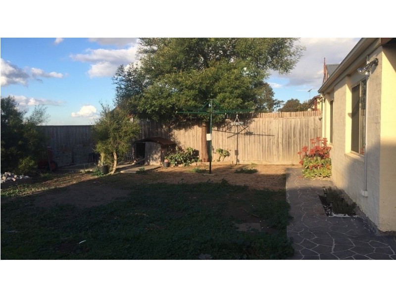 7 The Crest, Hillside VIC 3037