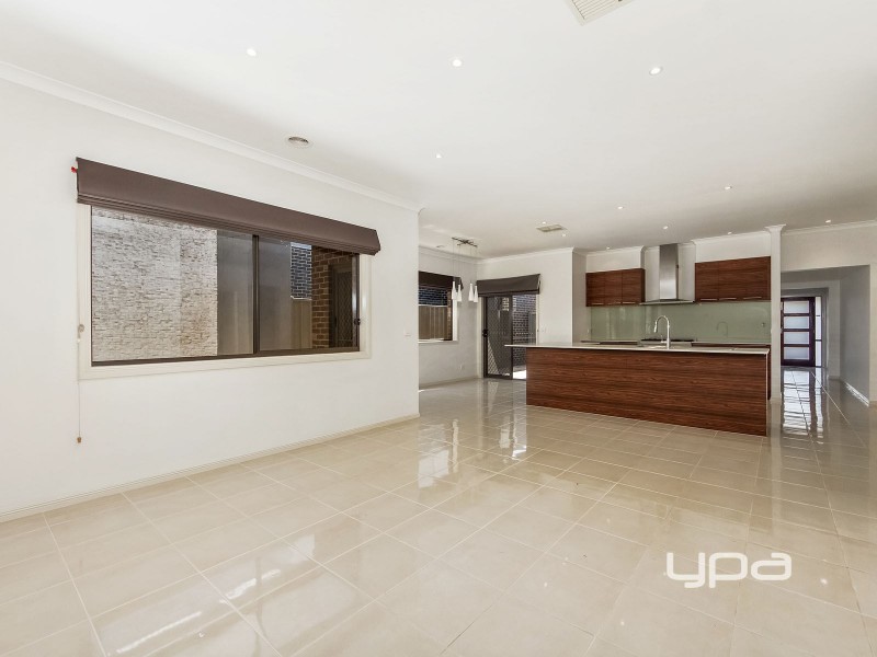 29 Rutherglen Way, Caroline Springs VIC 3023