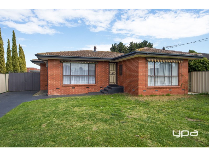 28 Chester Crescent, Deer Park VIC 3023