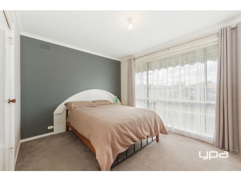 28 Chester Crescent, Deer Park VIC 3023