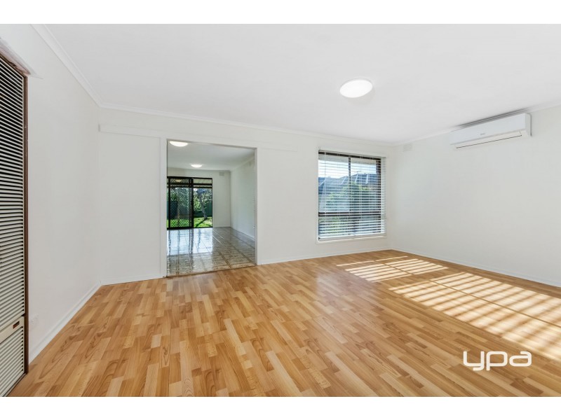 19 Leslie Street, St Albans VIC 3021