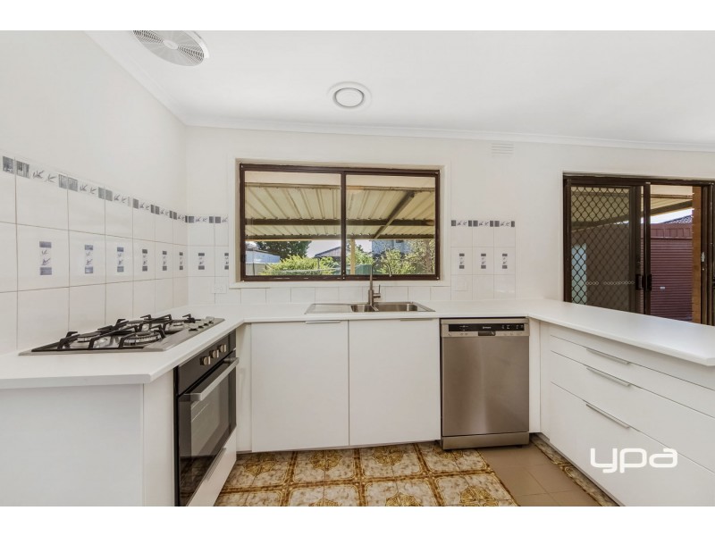 19 Leslie Street, St Albans VIC 3021