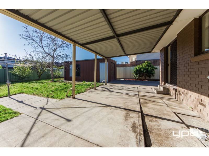 19 Leslie Street, St Albans VIC 3021