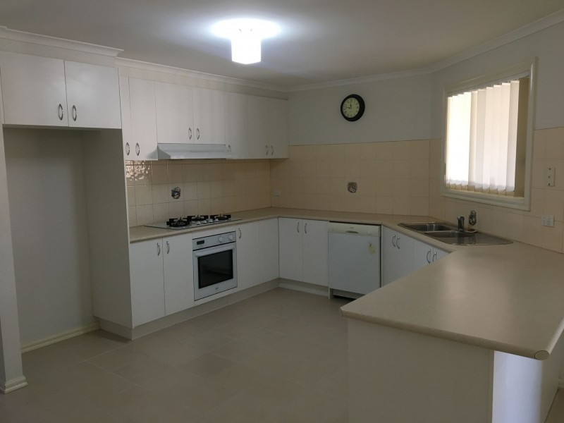 49 Jacaranda Drive, Taylors Hill VIC 3037