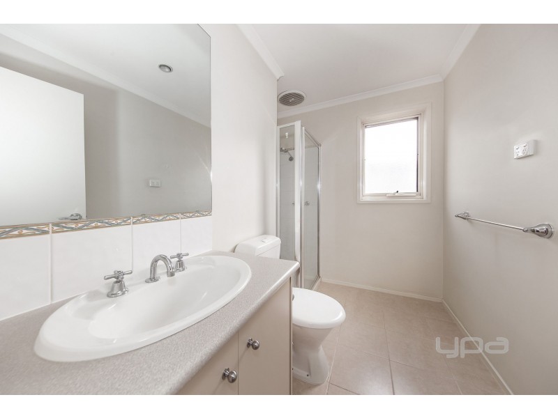 7/4 Landers Court, Caroline Springs VIC 3023