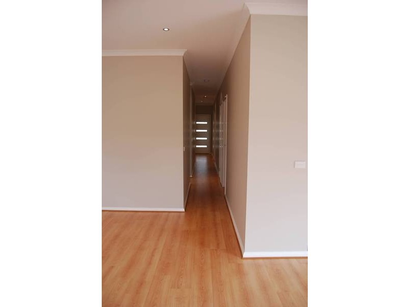 3 Hawksbury Green, Caroline Springs VIC 3023