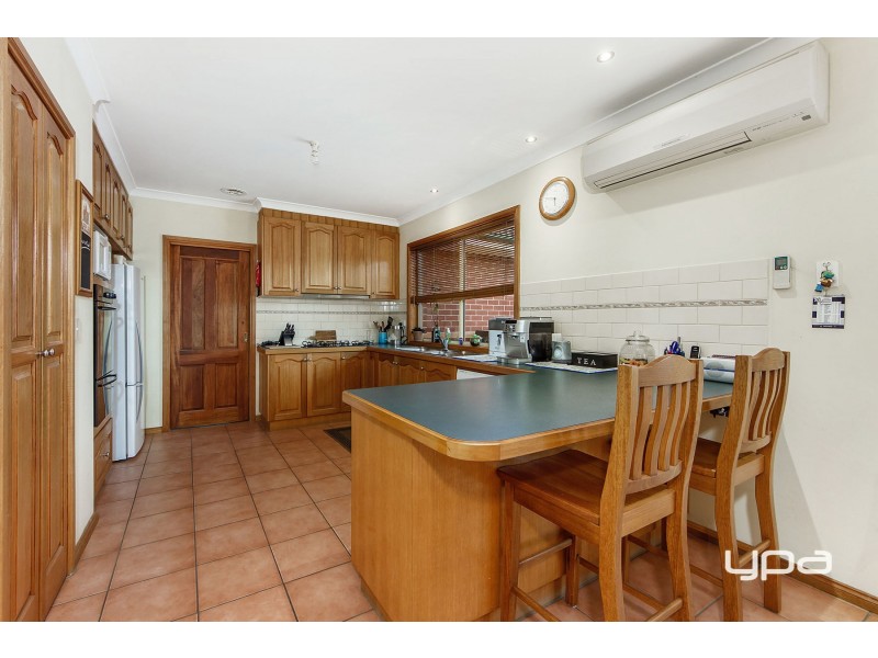 11 Coorong Place, Burnside VIC 3023