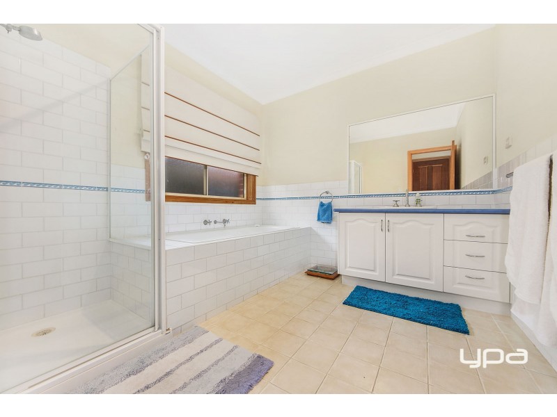 11 Coorong Place, Burnside VIC 3023
