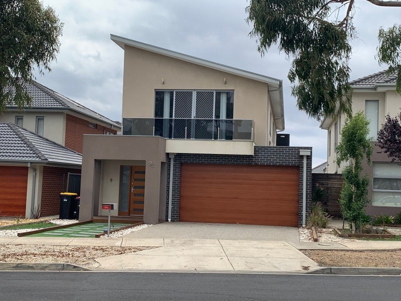 22 Brunton Avenue, Caroline Springs VIC 3023