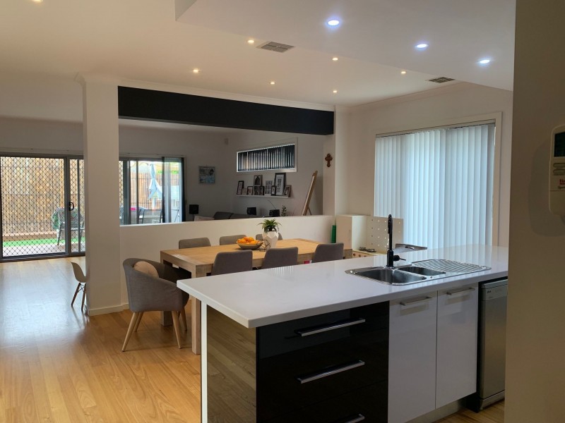 22 Brunton Avenue, Caroline Springs VIC 3023